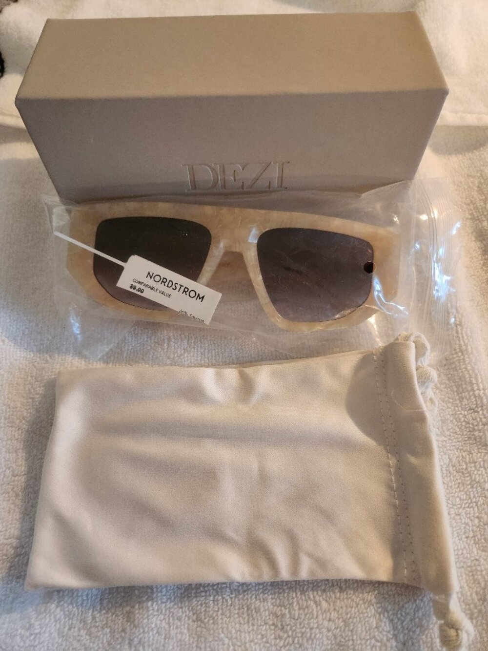 DEZI Backtrack Sunglasses Alabaster Tortoise Cat Eye Oversized Flat Top NWT